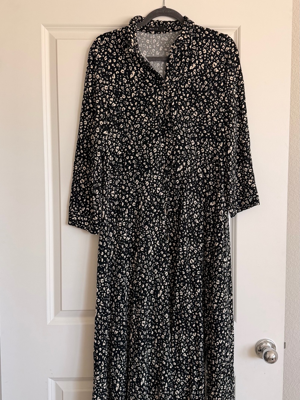 Black and White Floral Long Sleeve Midi Dress